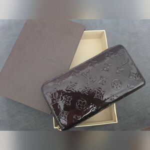 LV Vernis Amarante Black Cherry Zippy Wallet- Full Inclusion.